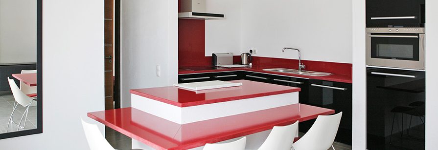 Kitchen and breakfast bar