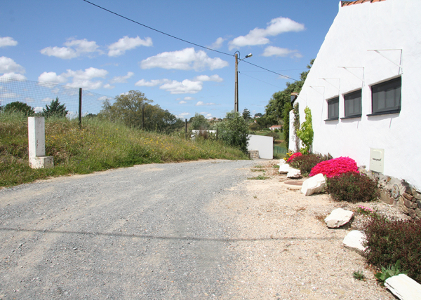 Road access from N123